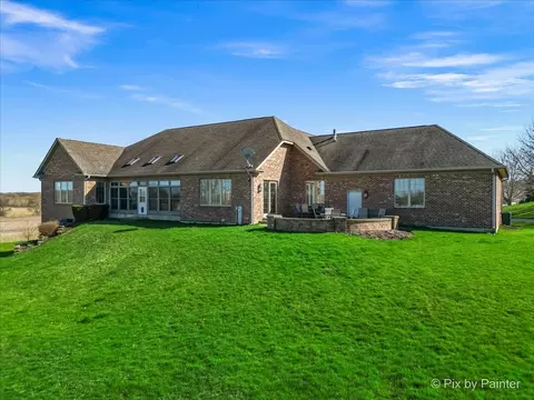 Exterior - 40 W536 Greenview Ln, Elgin, IL 60124 photo 8 of 14