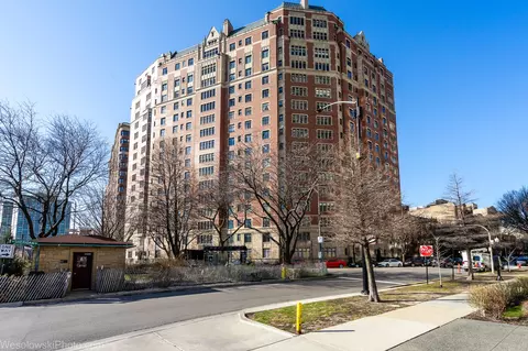 3800 N Lake Shore Dr #9D, Chicago, IL 60613