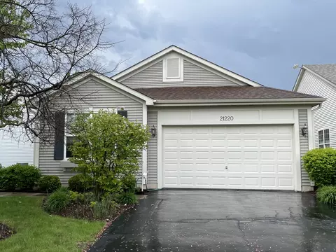 21220 Barth Pond Ln, Crest Hill, IL 60403