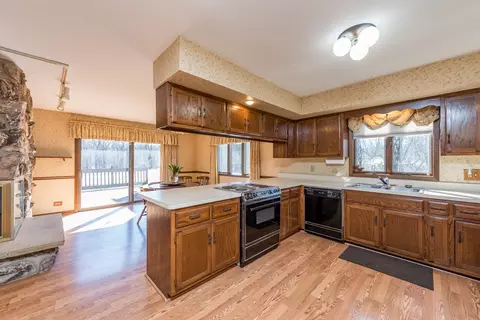 Kitchen - 4389 W Forest Ave, Gurnee, IL 60031 photo 2 of 3
