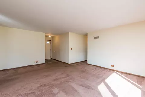 Living - 4389 W Forest Ave, Gurnee, IL 60031 photo 1 of 6