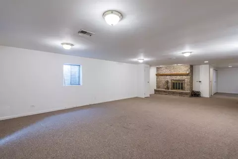 Living - 4389 W Forest Ave, Gurnee, IL 60031 photo 6 of 6