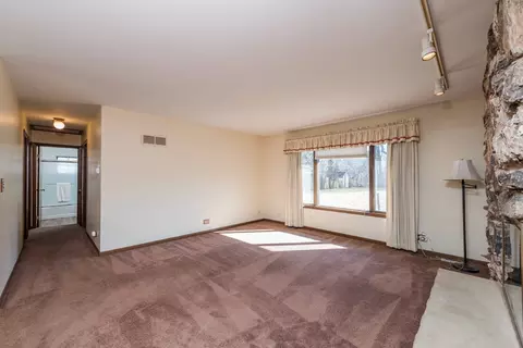 Living - 4389 W Forest Ave, Gurnee, IL 60031 photo 3 of 6