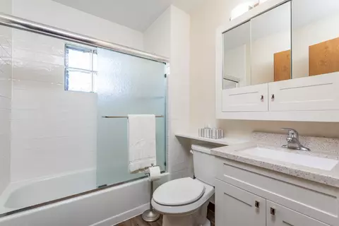 Bath - 4389 W Forest Ave, Gurnee, IL 60031 photo 1 of 3