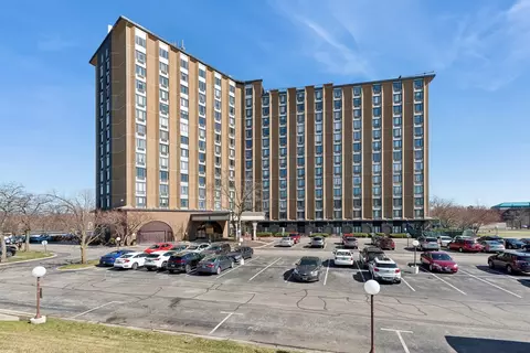 1 Renaissance Pl #306, Palatine, IL 60067