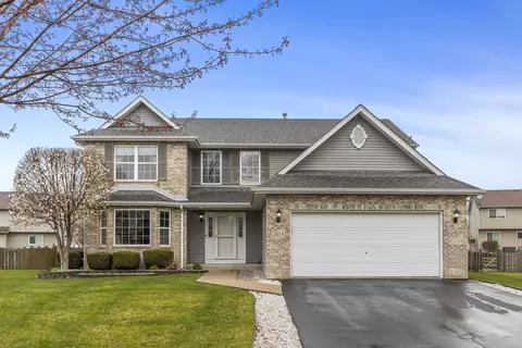 2815 Grass Lake Dr, Joliet, IL 60435