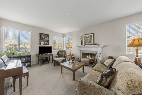 Living - 25132 Constitution Ct, Plainfield, IL 60544 photo 5 of 8