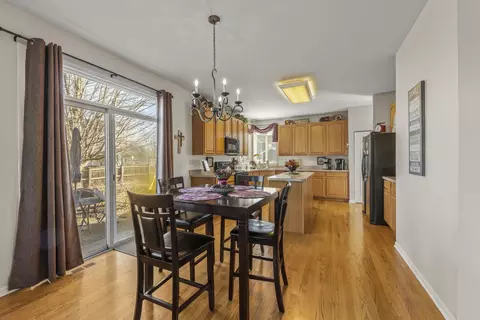 Dining - 25132 Constitution Ct, Plainfield, IL 60544 photo 3 of 4