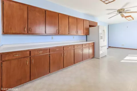 807 Murphy Dr, Joliet, IL 60435 photo 5