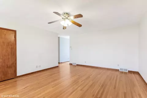 807 Murphy Dr, Joliet, IL 60435 photo 3