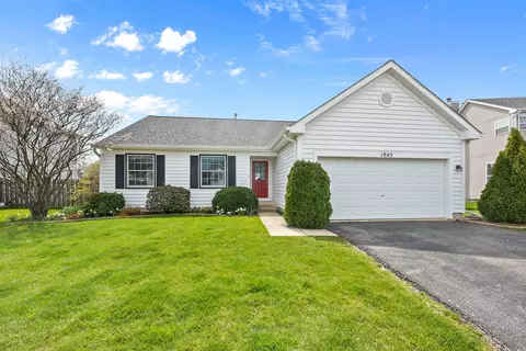 1945 W Brimstone Rd, Romeoville, IL 60446