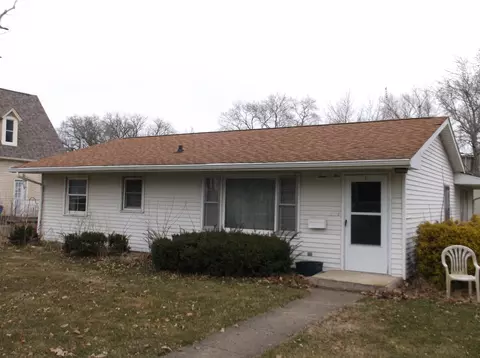 305 Mcdonald St, Walnut, IL 61376 photo 2