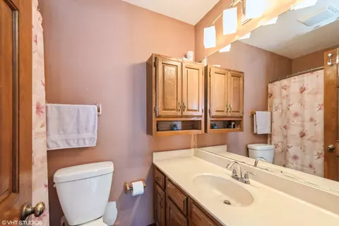 Bath - 630 Addison St, Elgin, IL 60120 photo 1 of 3