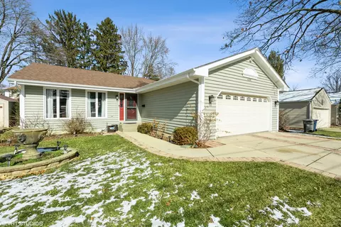 630 Addison St, Elgin, IL 60120