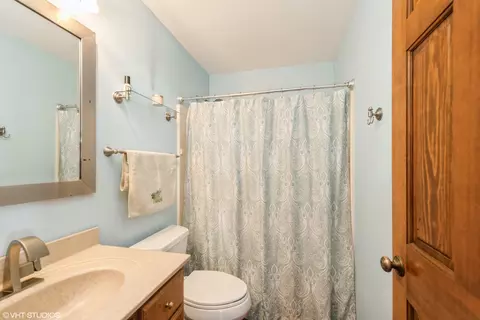 Bath - 630 Addison St, Elgin, IL 60120 photo 3 of 3