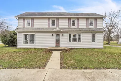 302 Waverly St, Essex, IL 60935