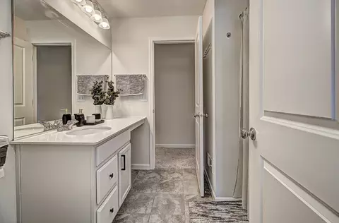 Bath - 16422 Hidden River Cir, Plainfield, IL 60586 photo 2 of 4