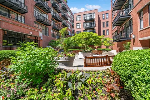 333 W Hubbard St #512, Chicago, IL 60654