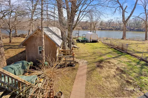 Exterior - 193 S Laurel Rd, Kankakee, IL 60901 photo 2 of 12