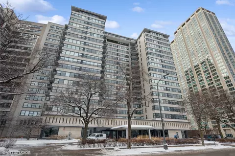3430 N Lake Shore Dr #10N, Chicago, IL 60657