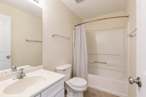 2371 Lundquist Dr, Aurora, IL 60503 photo 11