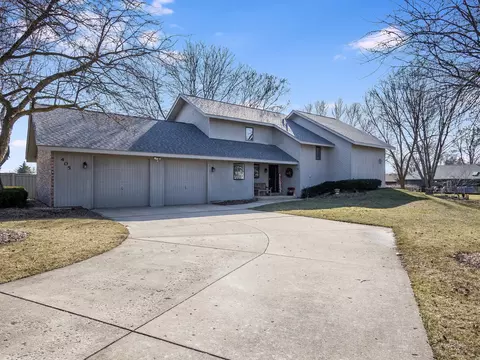 405 Center Pkwy, Yorkville, IL 60560