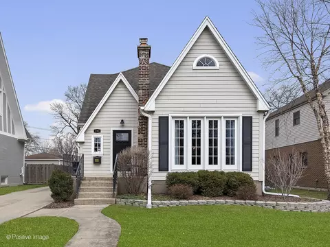 343 N Oaklawn Ave, Elmhurst, IL 60126