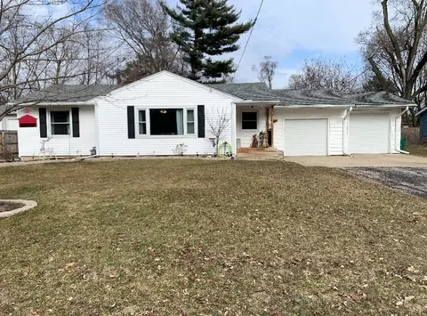 457 Collins Dr, South Beloit, IL 61080