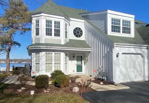 553 Marina St #51-02, Wauconda, IL 60084