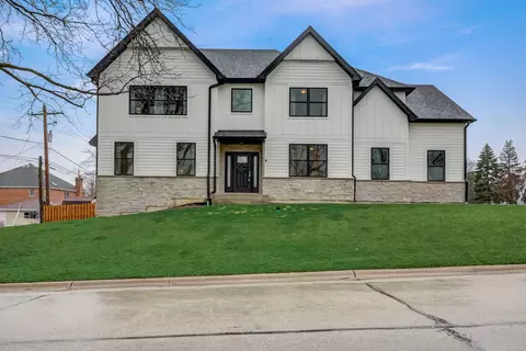 805 N Emroy Ave, Elmhurst, IL 60126