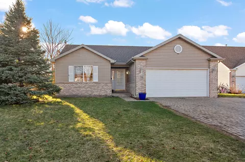 796 Blackhawk Dr, Braidwood, IL 60408