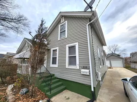 606 Rural St, Aurora, IL 60505
