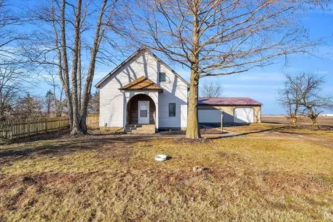 1654 E 2400 North Rd, Watseka, IL 60970