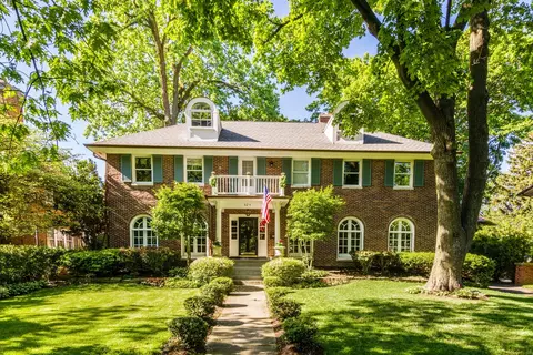 624 Elmwood Ave, Wilmette, IL 60091