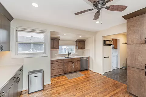 Kitchen - 2901 Swallow Ln, Rolling Meadows, IL 60008 photo 3 of 5