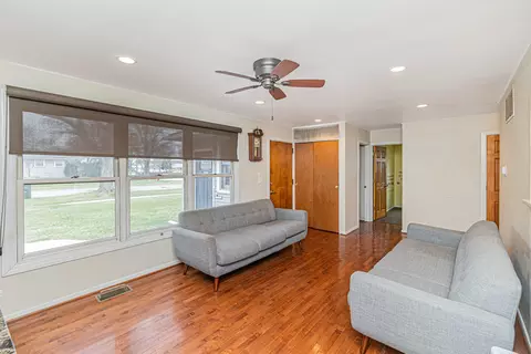 Living - 2901 Swallow Ln, Rolling Meadows, IL 60008 photo 1 of 3