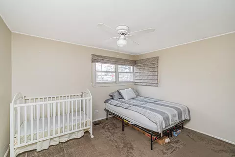 Bedroom - 2901 Swallow Ln, Rolling Meadows, IL 60008 photo 1 of 3