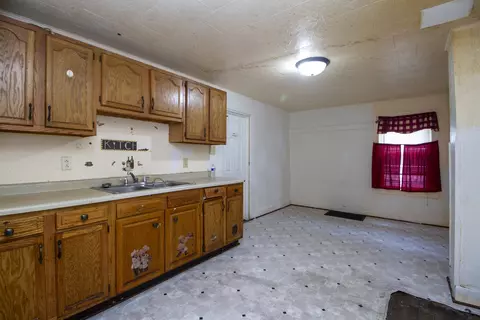471 N Washington Ave, Kankakee, IL 60901 photo 5