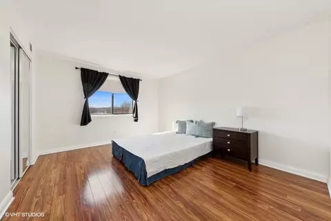 Bedroom - 5511 Chateau Dr #6, Rolling Meadows, IL 60008 photo 1 of 1