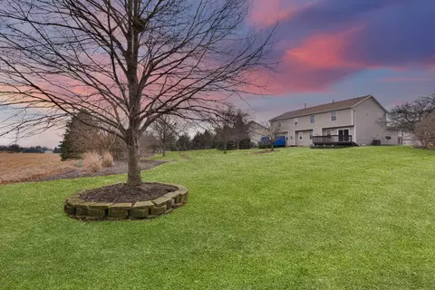 Exterior - 712 Clairidge Green Cc Ct, Normal, IL 61761 photo 5 of 14