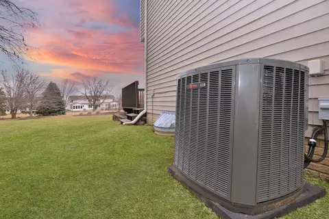 Exterior - 712 Clairidge Green Cc Ct, Normal, IL 61761 photo 7 of 14