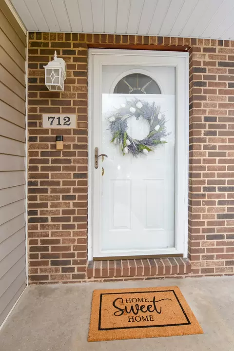 Exterior - 712 Clairidge Green Cc Ct, Normal, IL 61761 photo 13 of 14