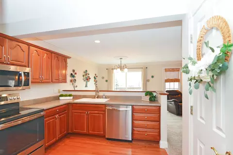 Kitchen - 712 Clairidge Green Cc Ct, Normal, IL 61761 photo 2 of 11