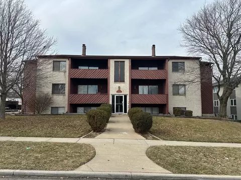 1911 Tracy Dr #3C, Bloomington, IL 61704