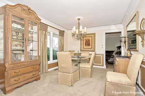 Dining - 1140 Hassell Rd, Hoffman Estates, IL 60169 photo 2 of 3