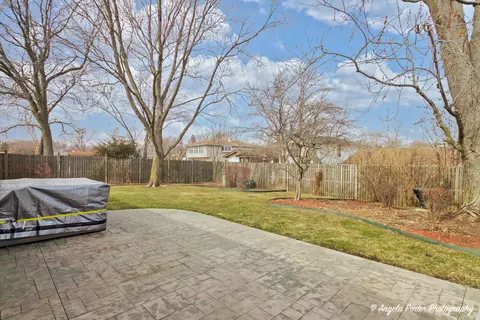 Exterior - 1140 Hassell Rd, Hoffman Estates, IL 60169 photo 3 of 10