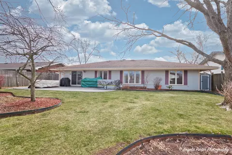 Exterior - 1140 Hassell Rd, Hoffman Estates, IL 60169 photo 2 of 10