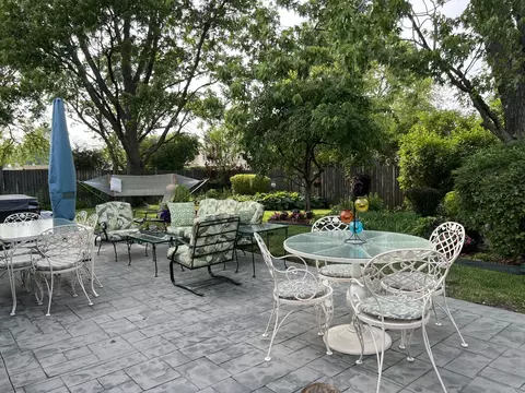 Exterior - 1140 Hassell Rd, Hoffman Estates, IL 60169 photo 8 of 10