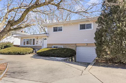 311 S Wilke Rd, Arlington Heights, IL 60005