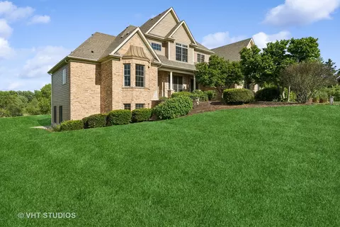 41 W640 Burlington Rd, Saint Charles, IL 60175